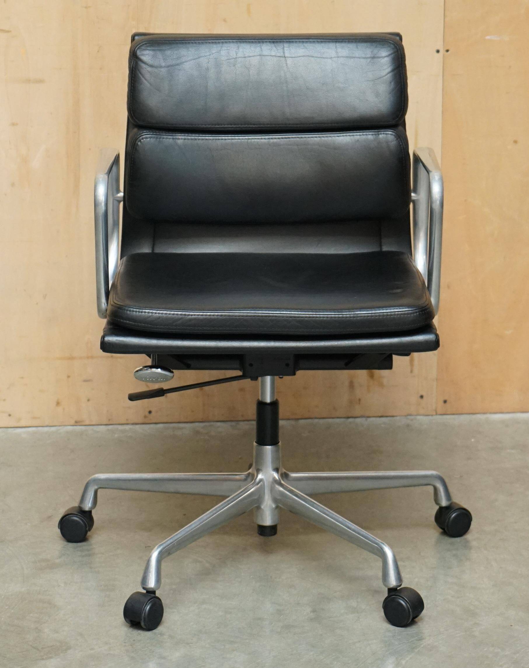 VITRA EAMES EA 217 / 219 swivel office chair leather