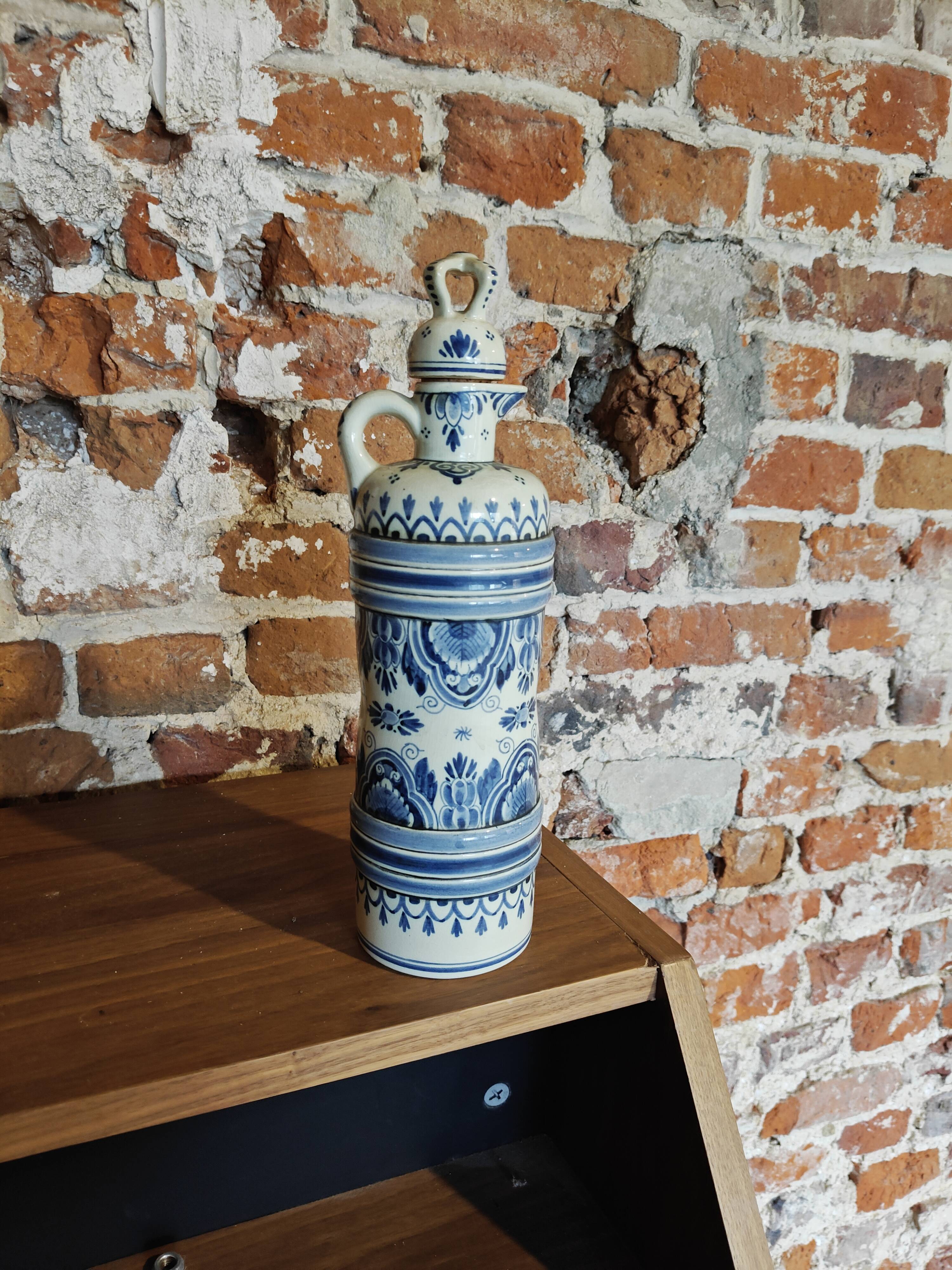 Delft Blue ceramic bottle – Made in Holland – with cork