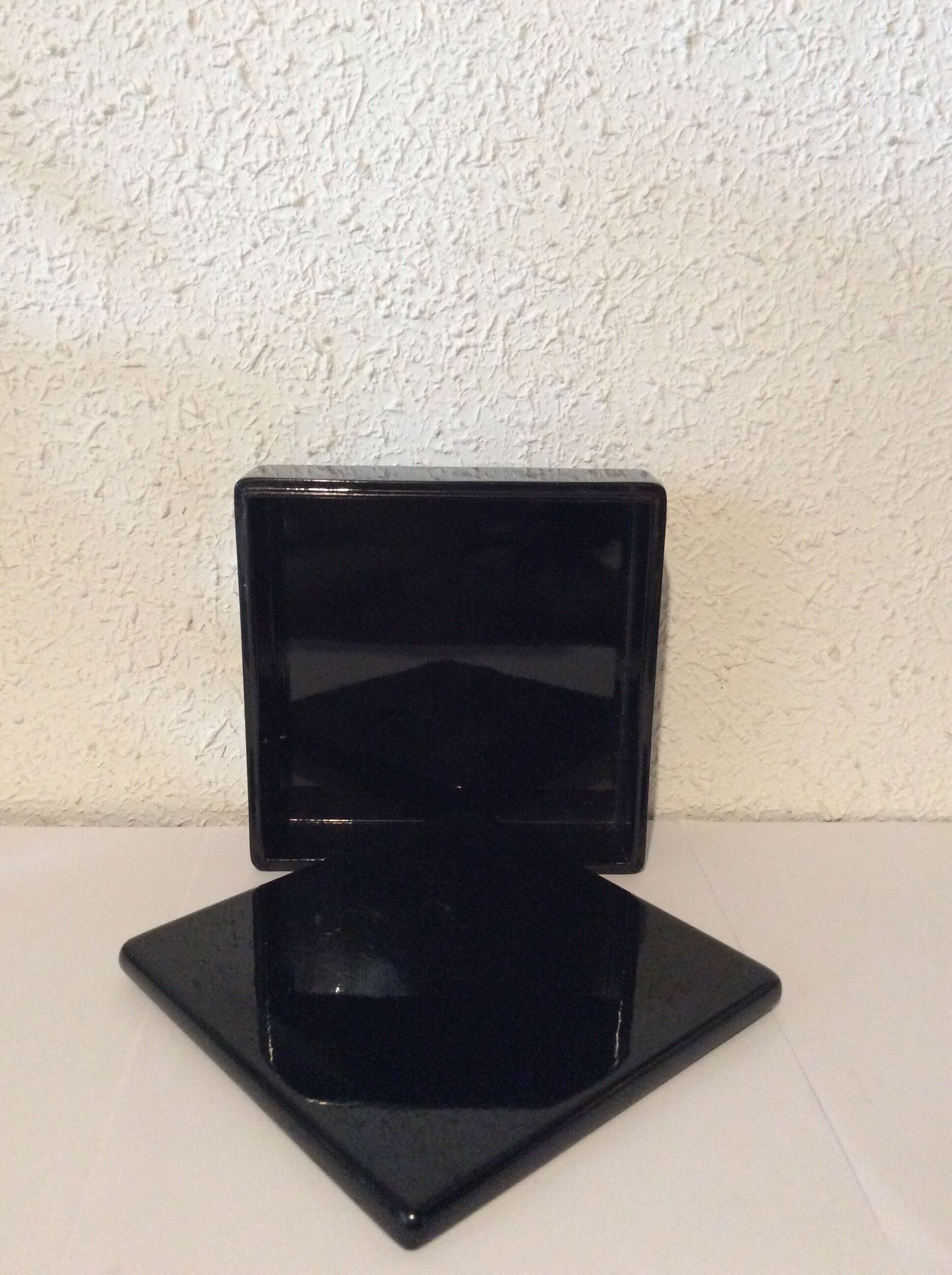 Vintage black lace-up box