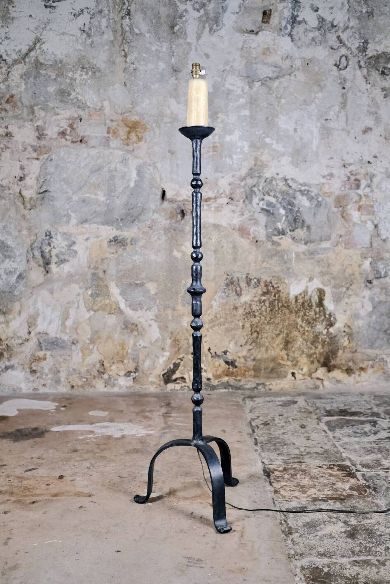 Lampadaire en fer forgé martelé, Bretagne, France, 1980s