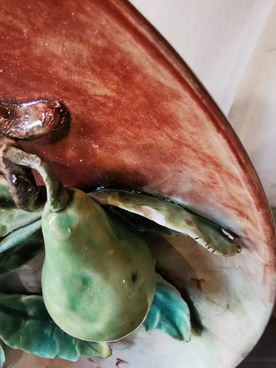 Large barbotine dish