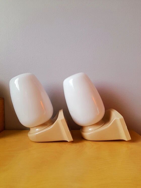 Wall light Erref in opaline.