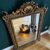 Miroir doré en bois