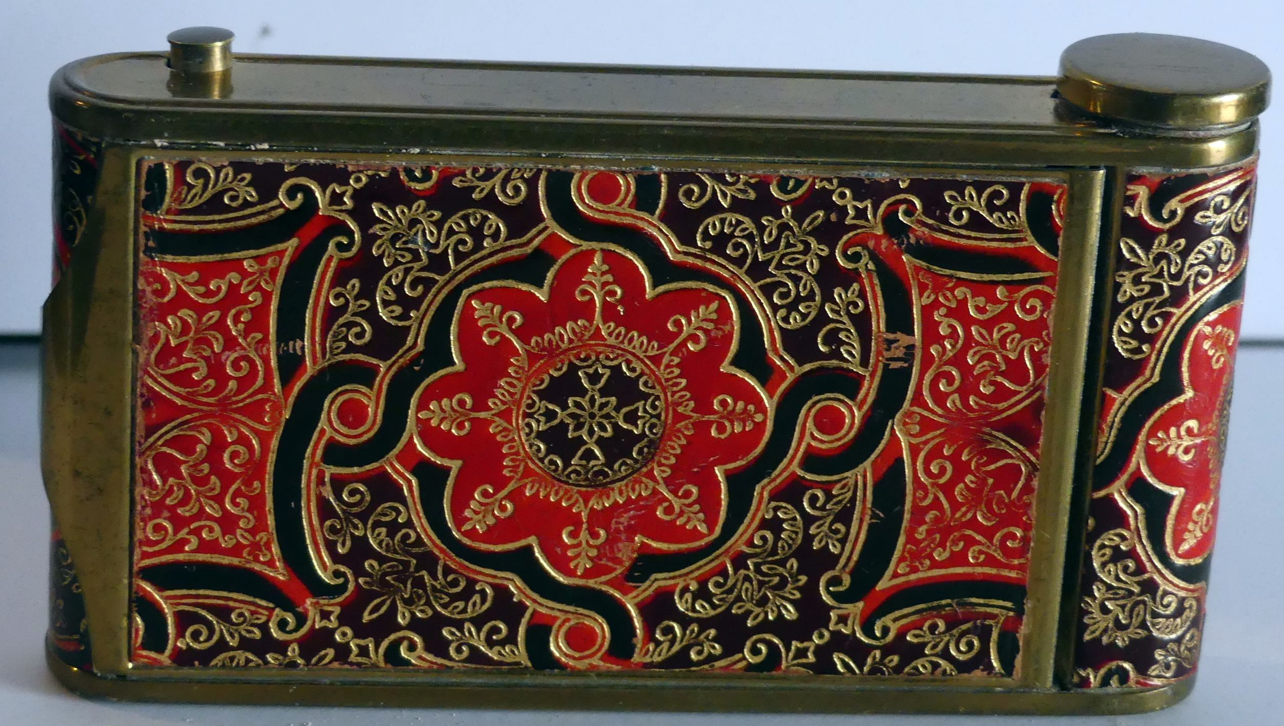 Powder with manicure set