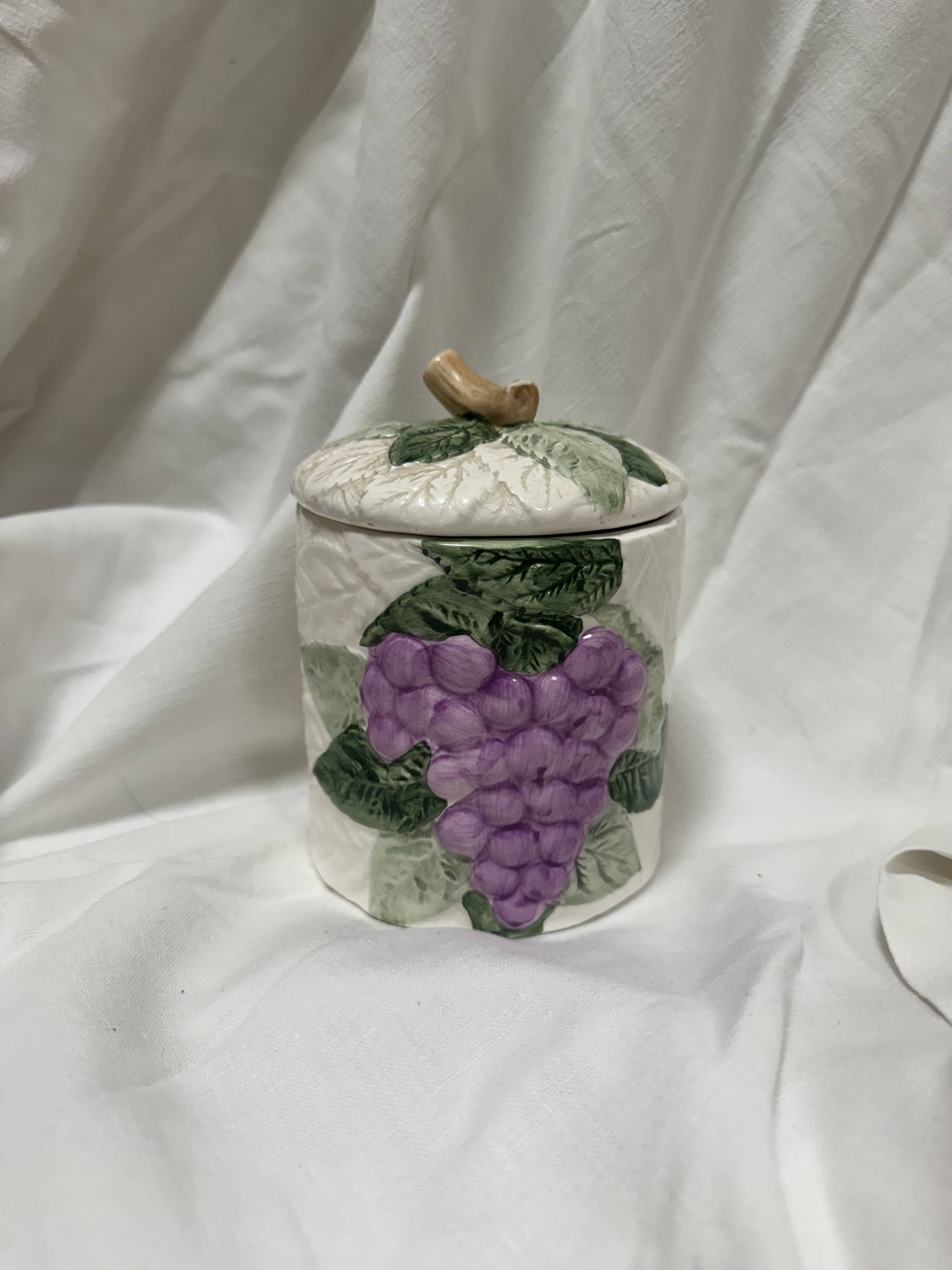 Vintage 80s slip pot