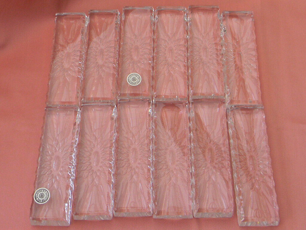 12 carries crystal knives from Val Saint Lambert