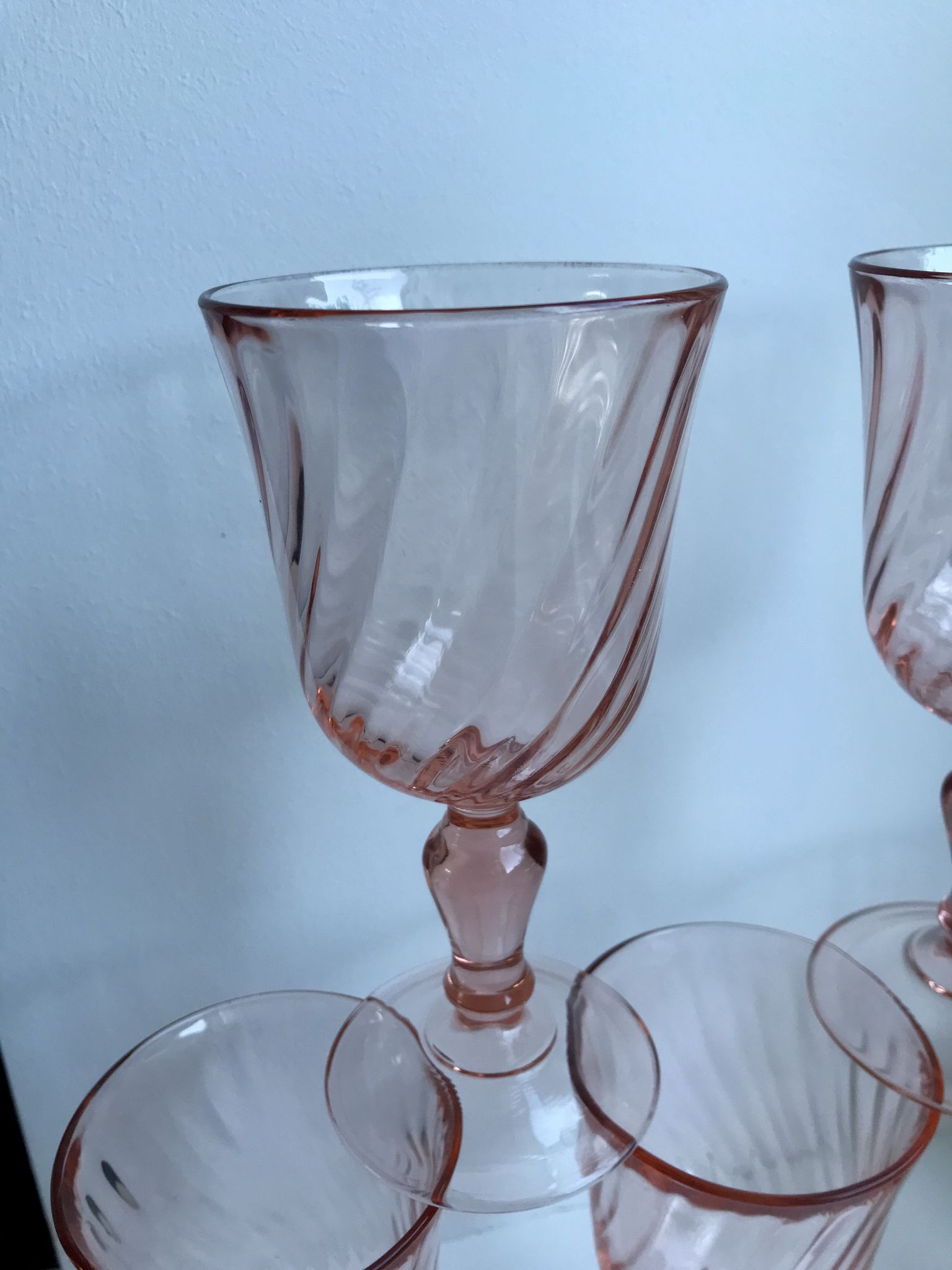 Set of 5 pink wine glasses 50s