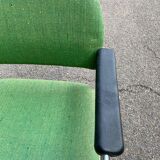 Scandinavian office chair in green fabric and curved steel