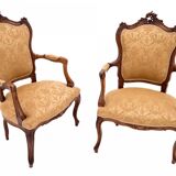 Une paire de fauteuils anciens, France, vers 1870.