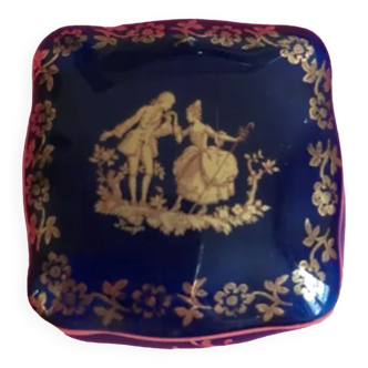 Porcelain box