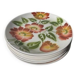 8 assiettes plates à