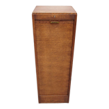 Curtain cabinet