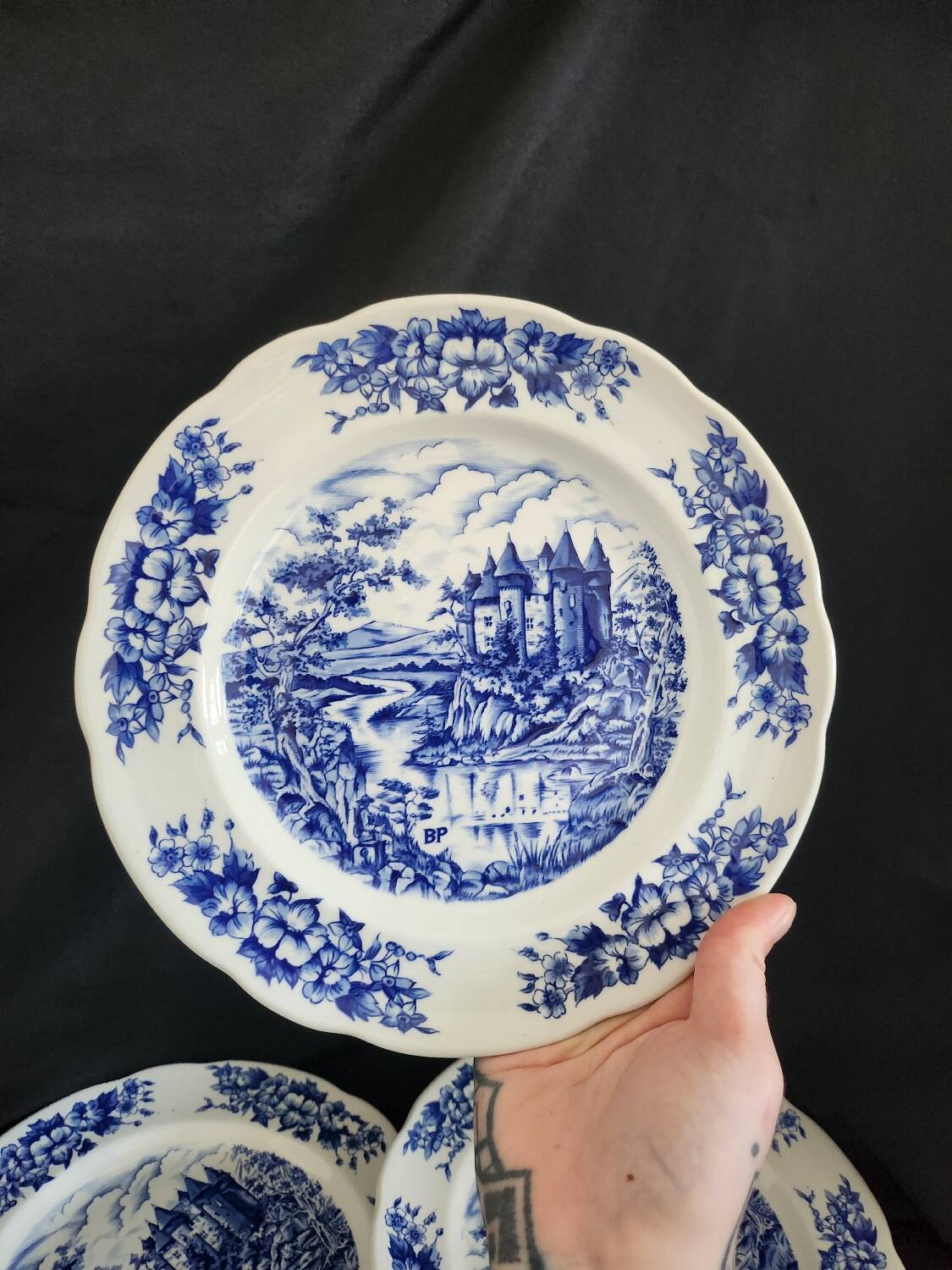 Set of 4 Pyroblan porcelain plates with vintage blue and white decor