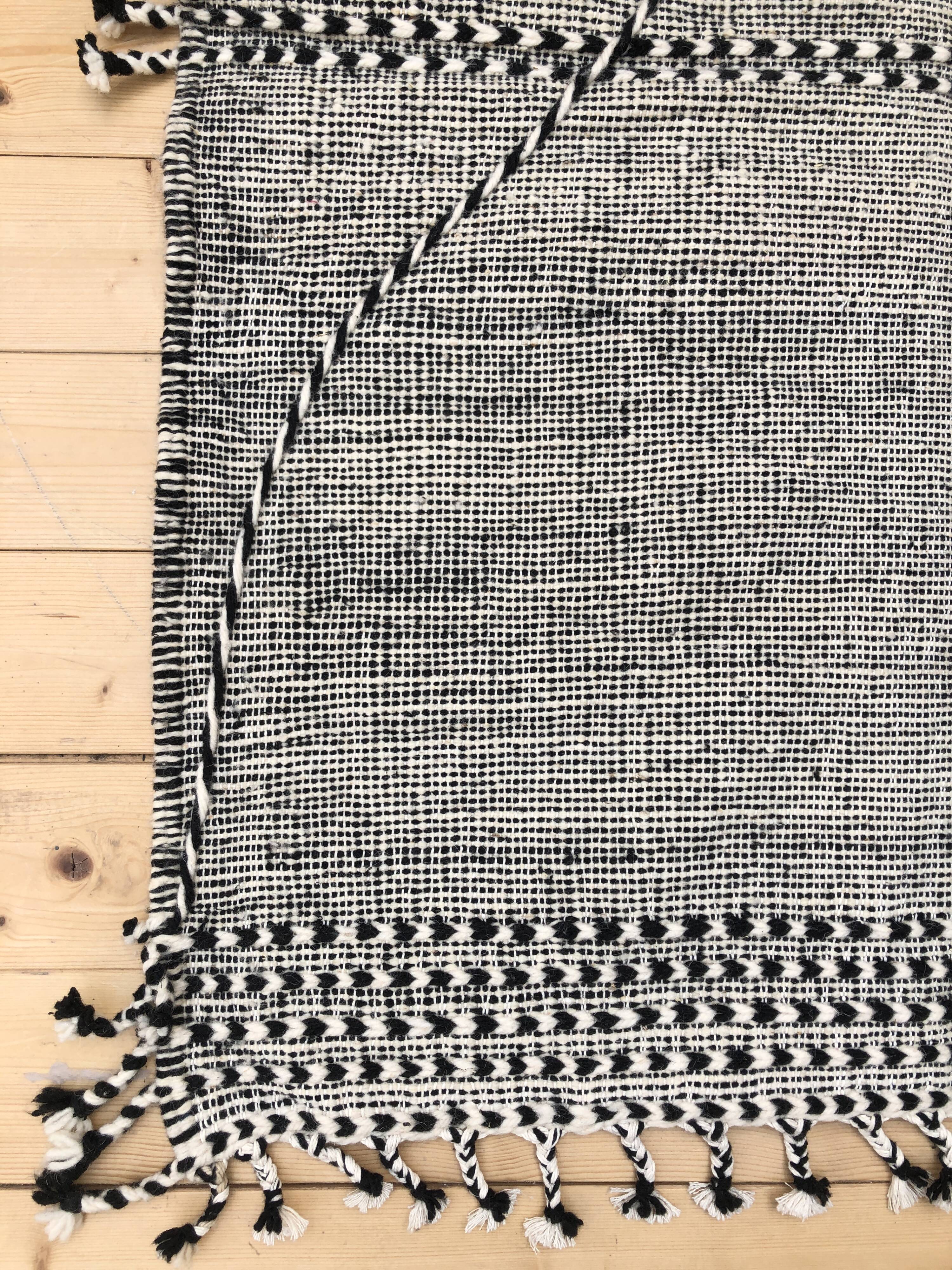 Moroccan Berber carpet Kilim Zanafi black and white 1, 47x1,04