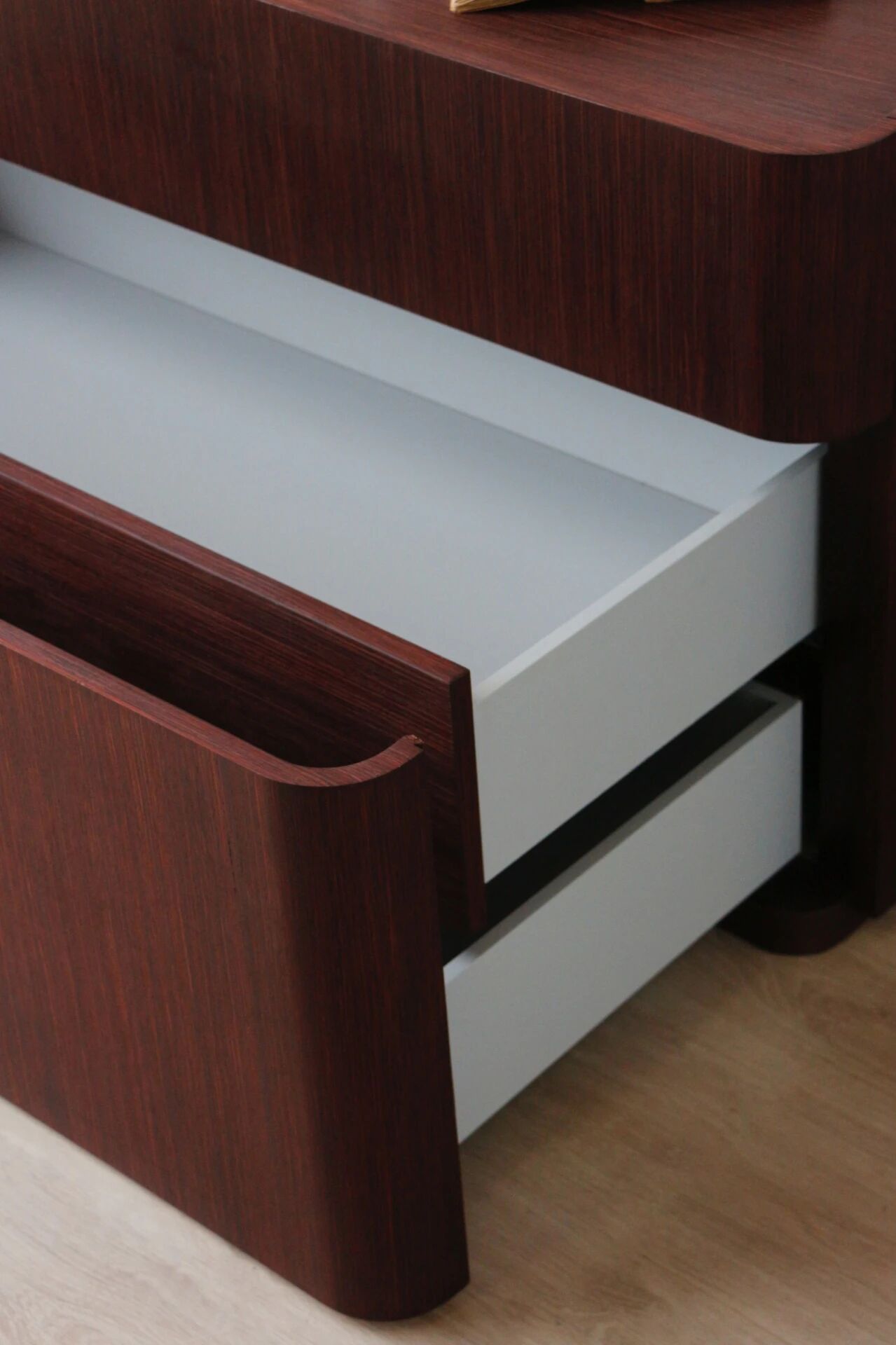 Commode italienne vintage en wengé – design 1970/80