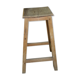 Rustic tabouret made in Périgord