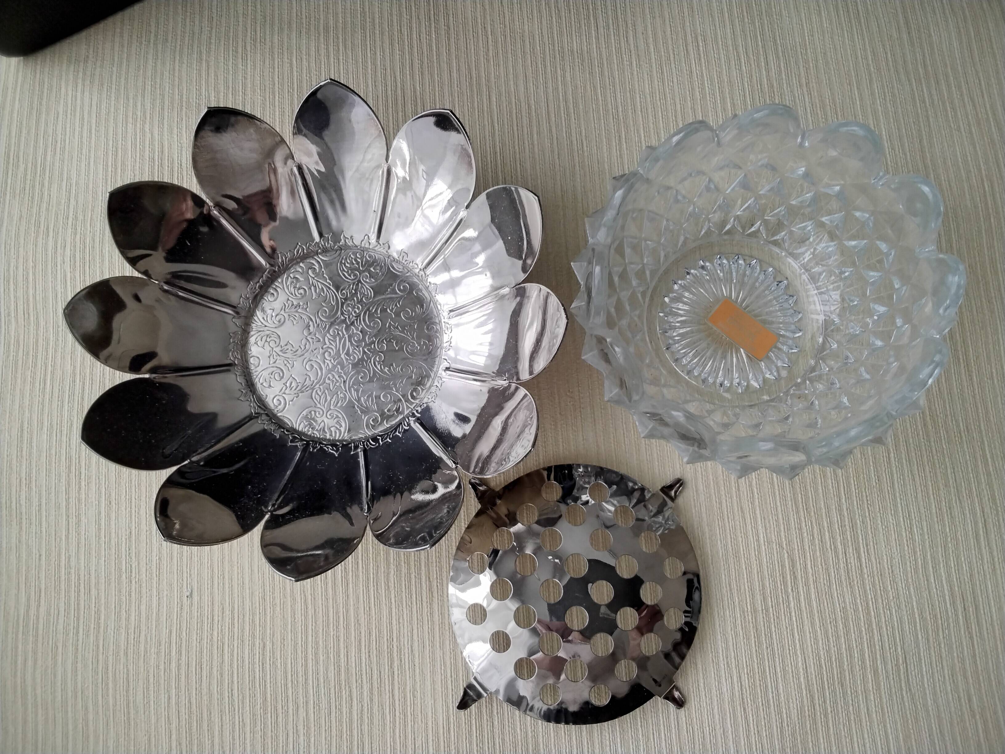 Pique fleur , bouquetière , centre de table Genuine Crystal