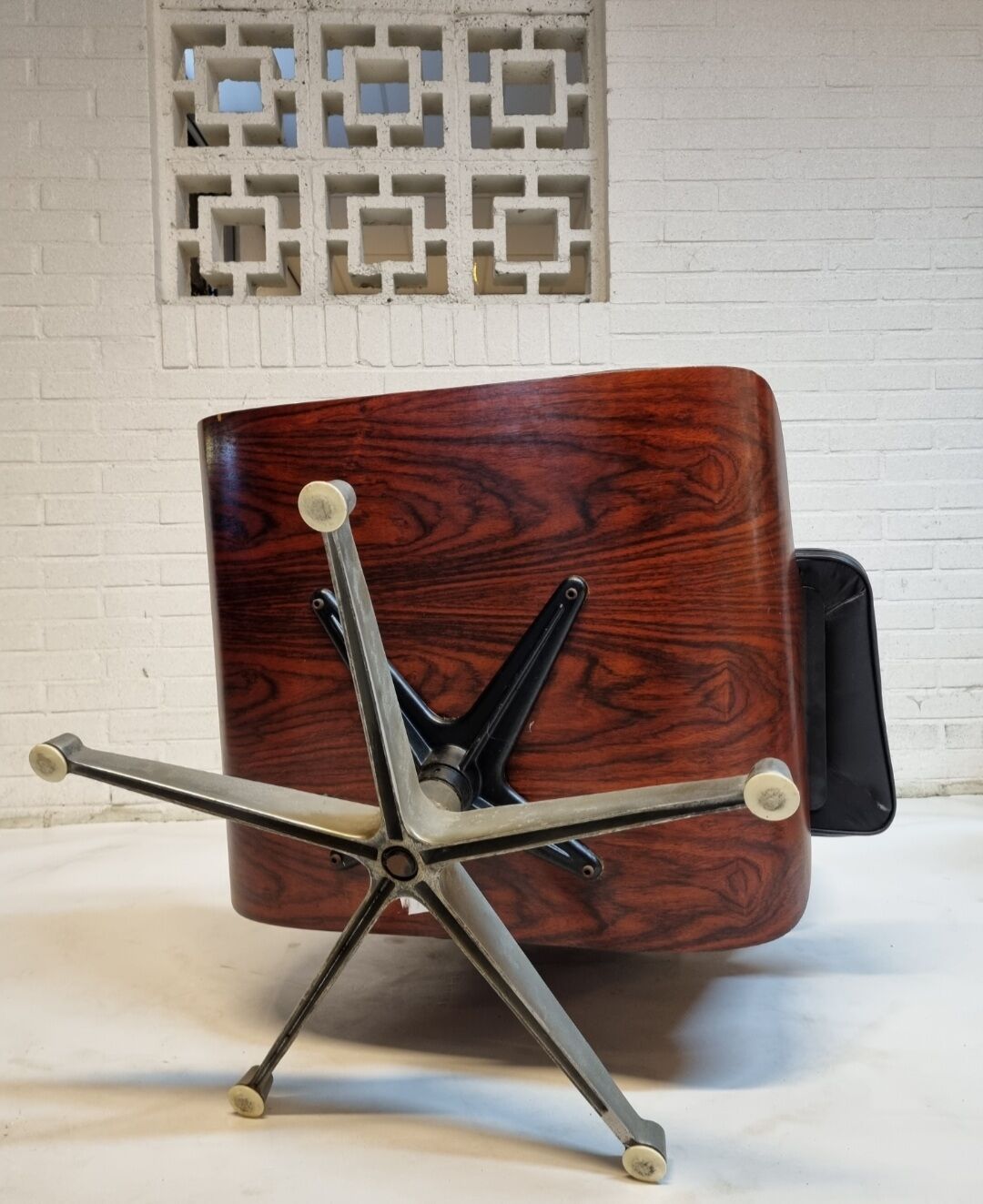 Eames Lounge chair & ottoman by Charles & Ray Eames for Herman Miller