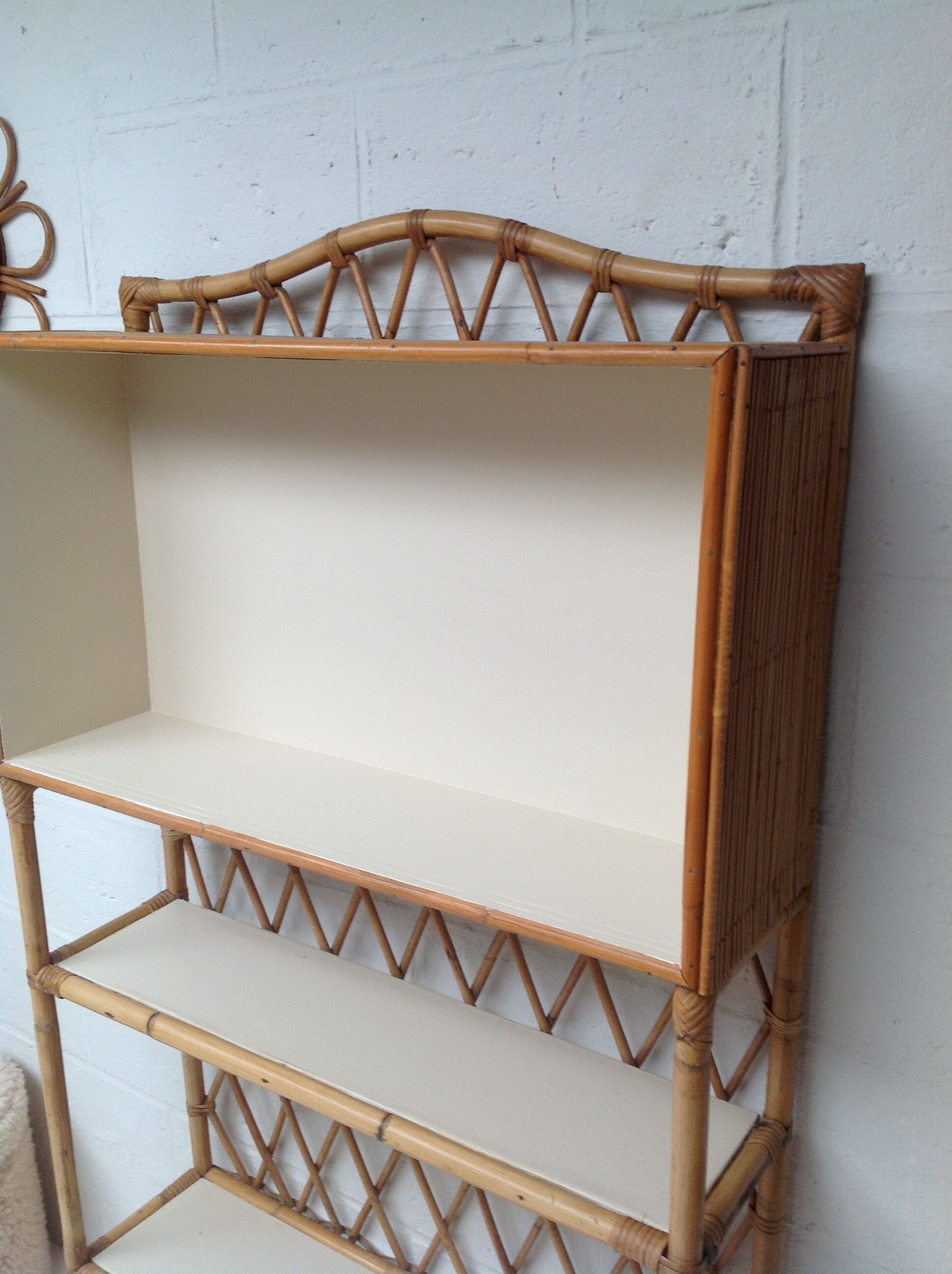 Bookcase shelf in bamboo and vintage rattan