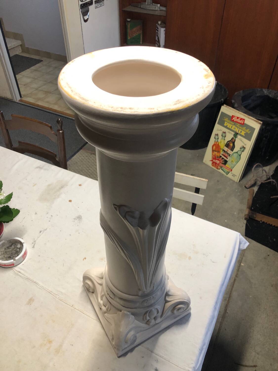 Column support pillar lamp holder