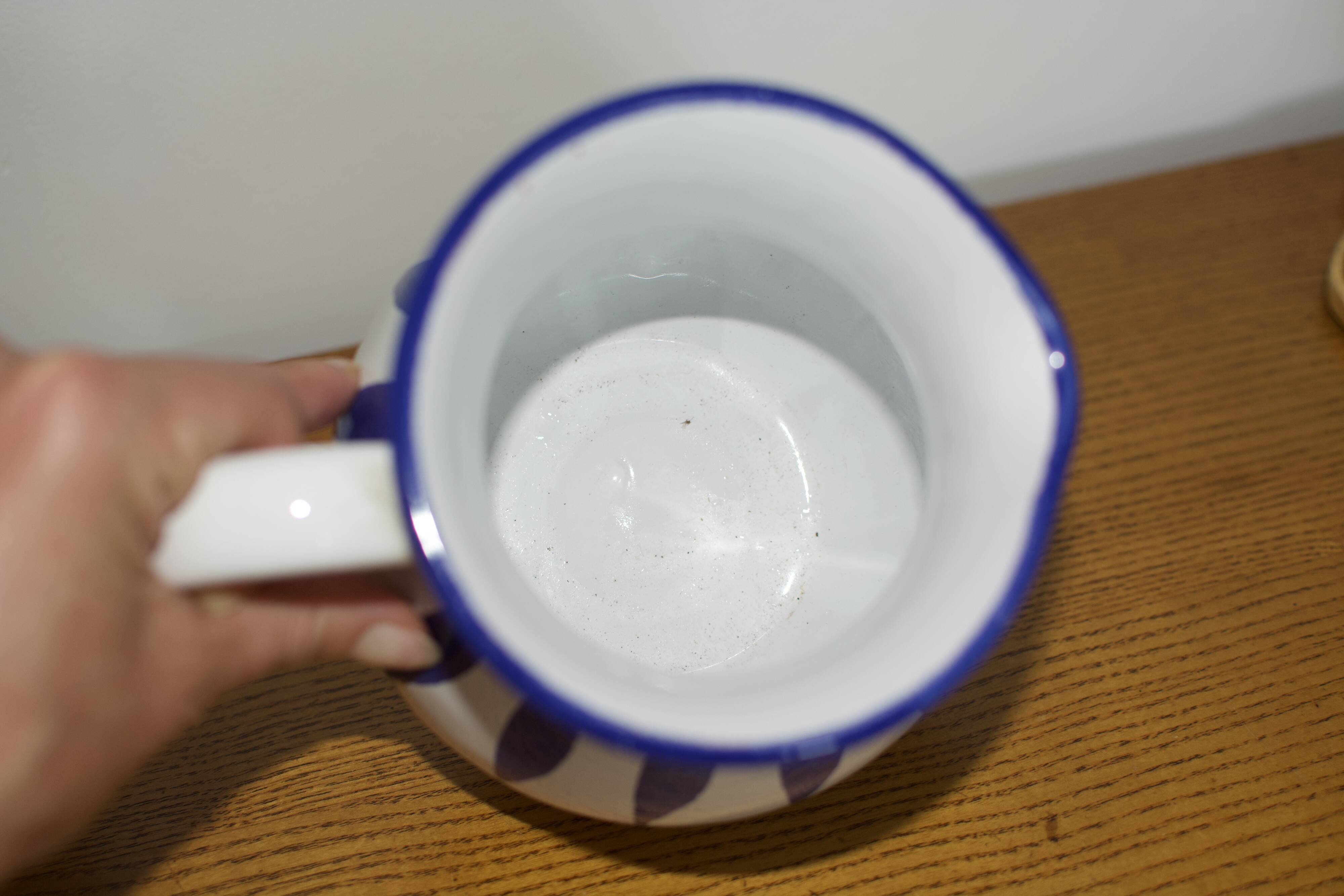 Pichet vintage à motifs bleu