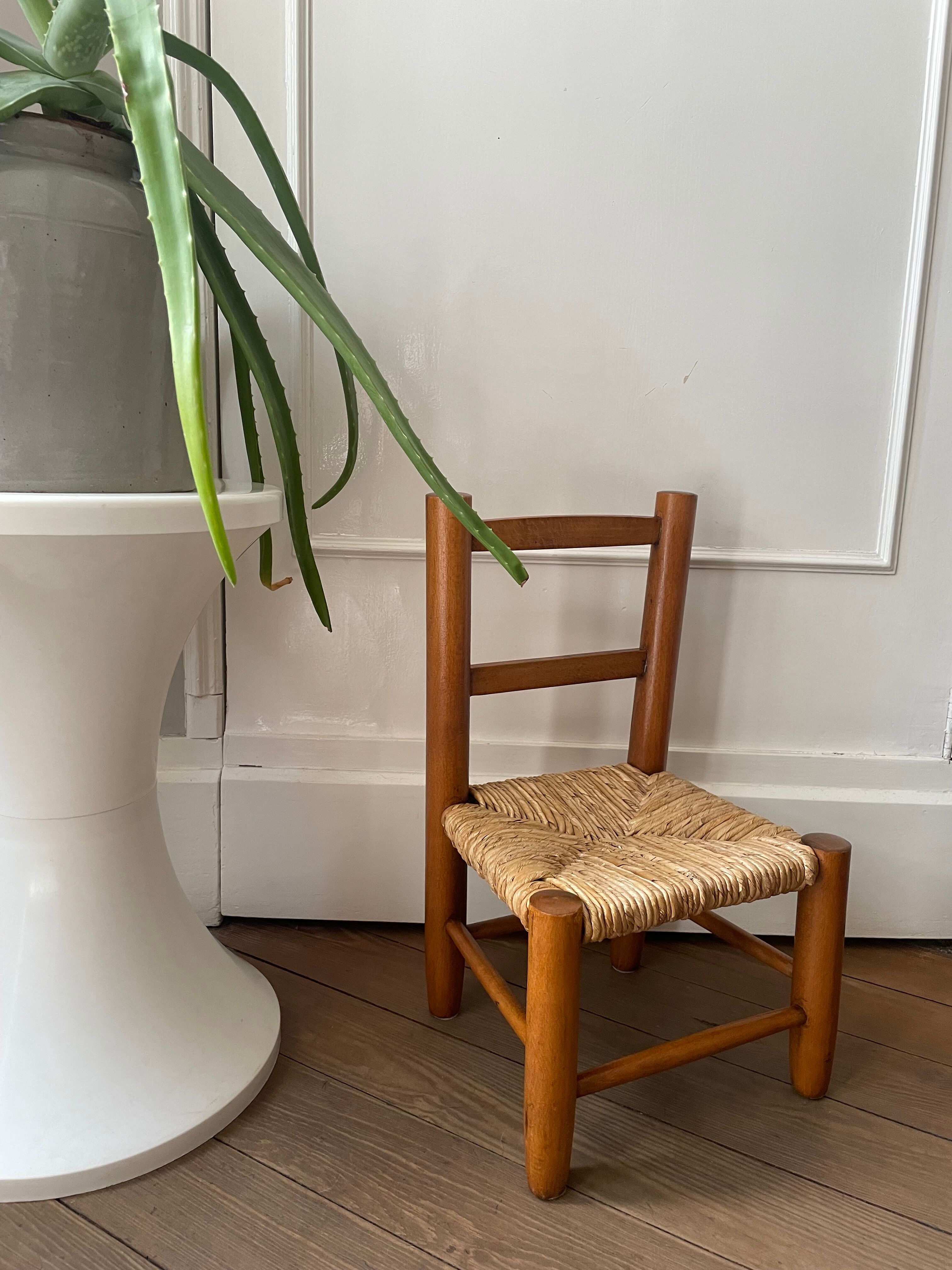 Children's chair wood and straw
