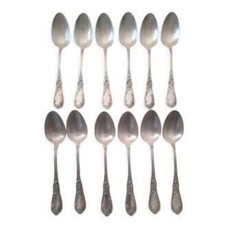 Box of 12 small old spoons in silver metal