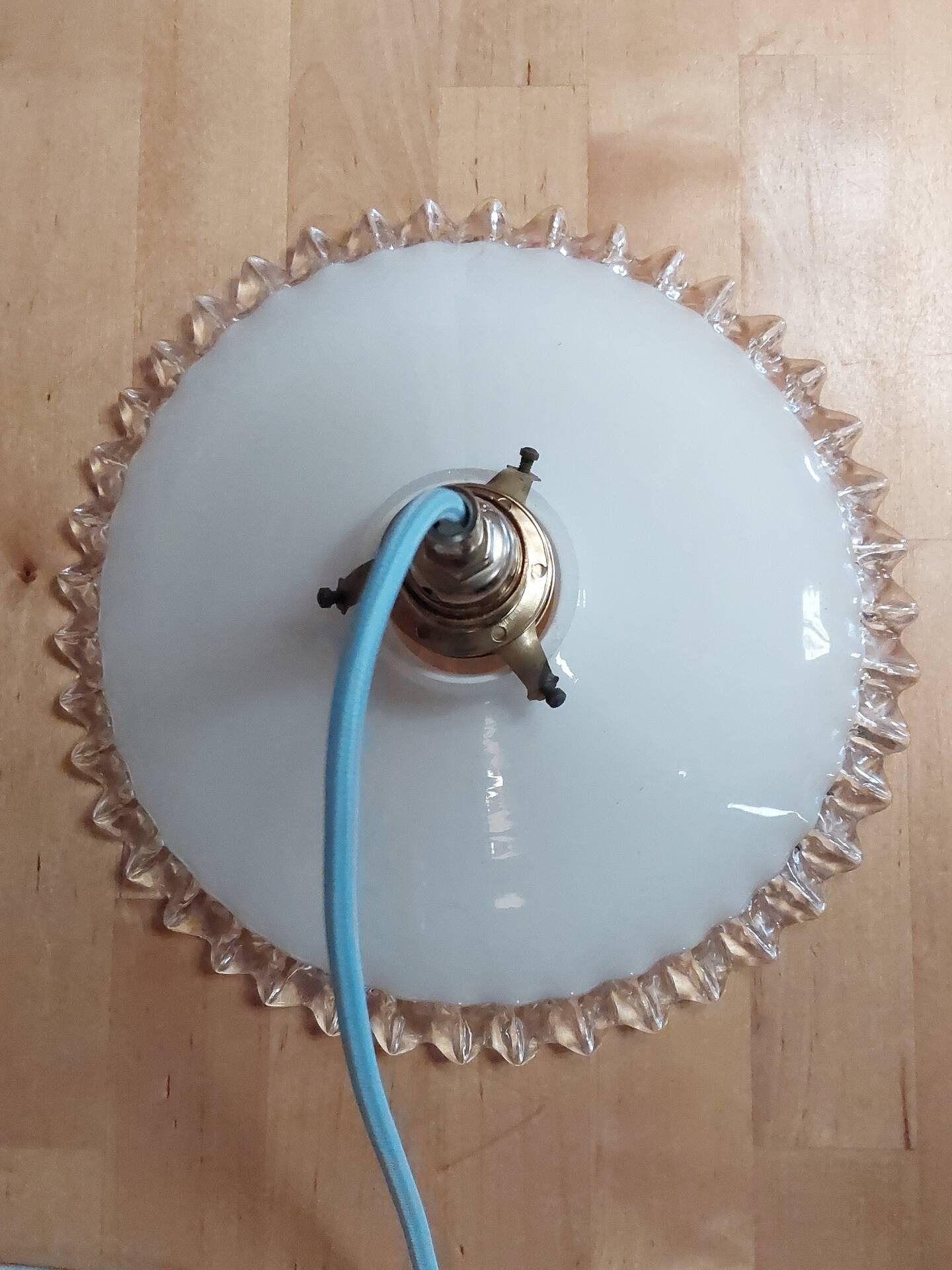 Suspension en opaline 