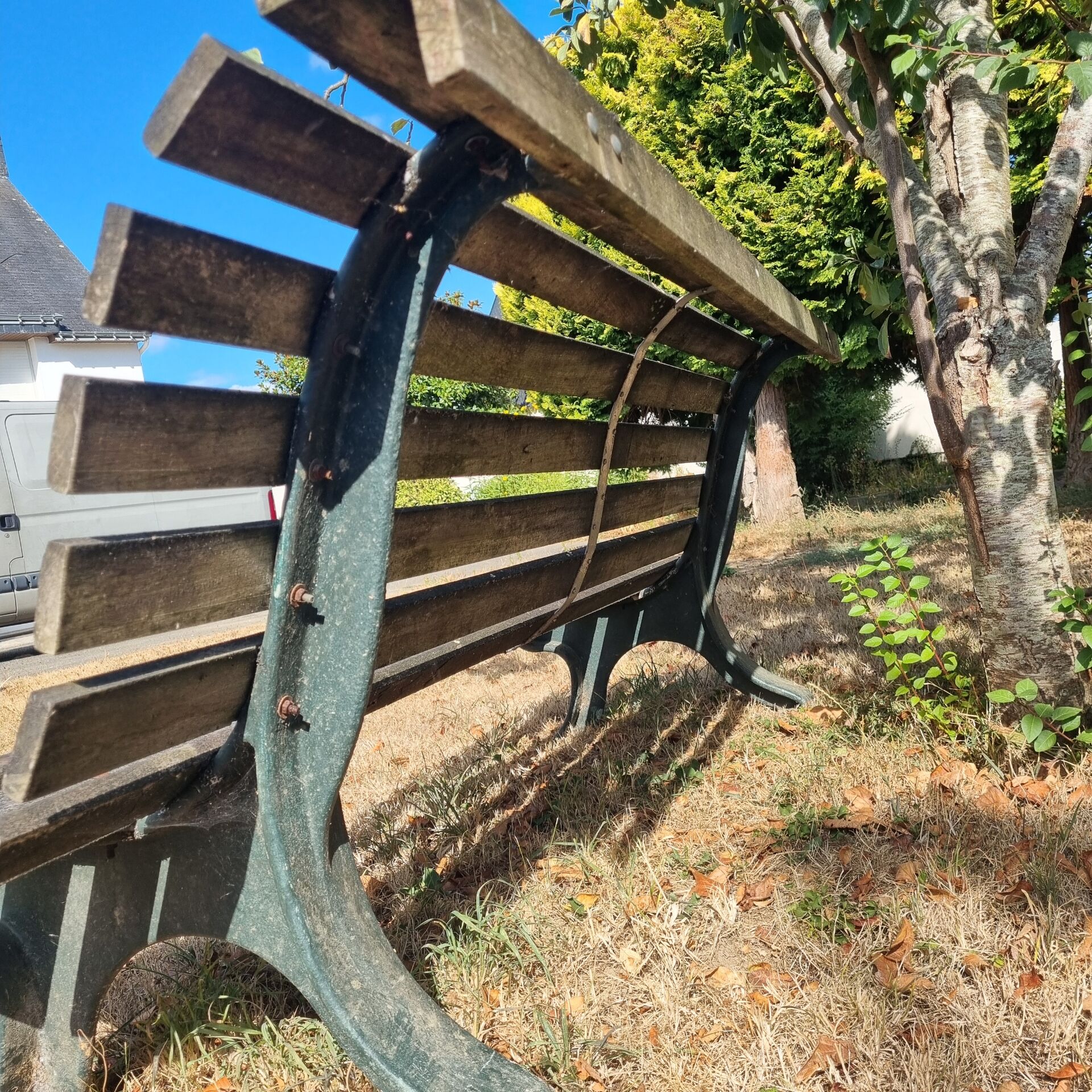 Banc fonte et bois, ancien banc public