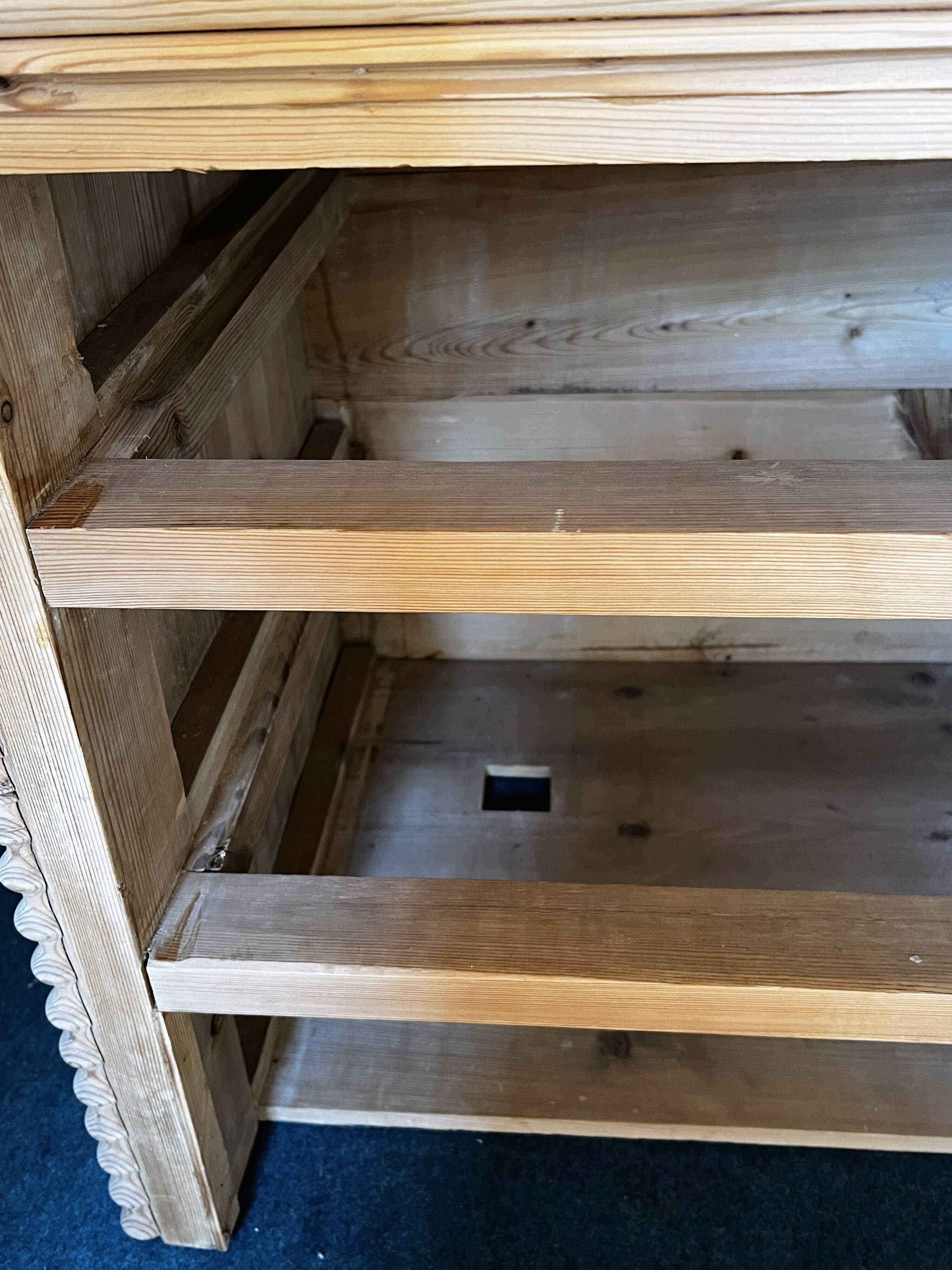 Large 19th century Scandinavian pine chest of drawers