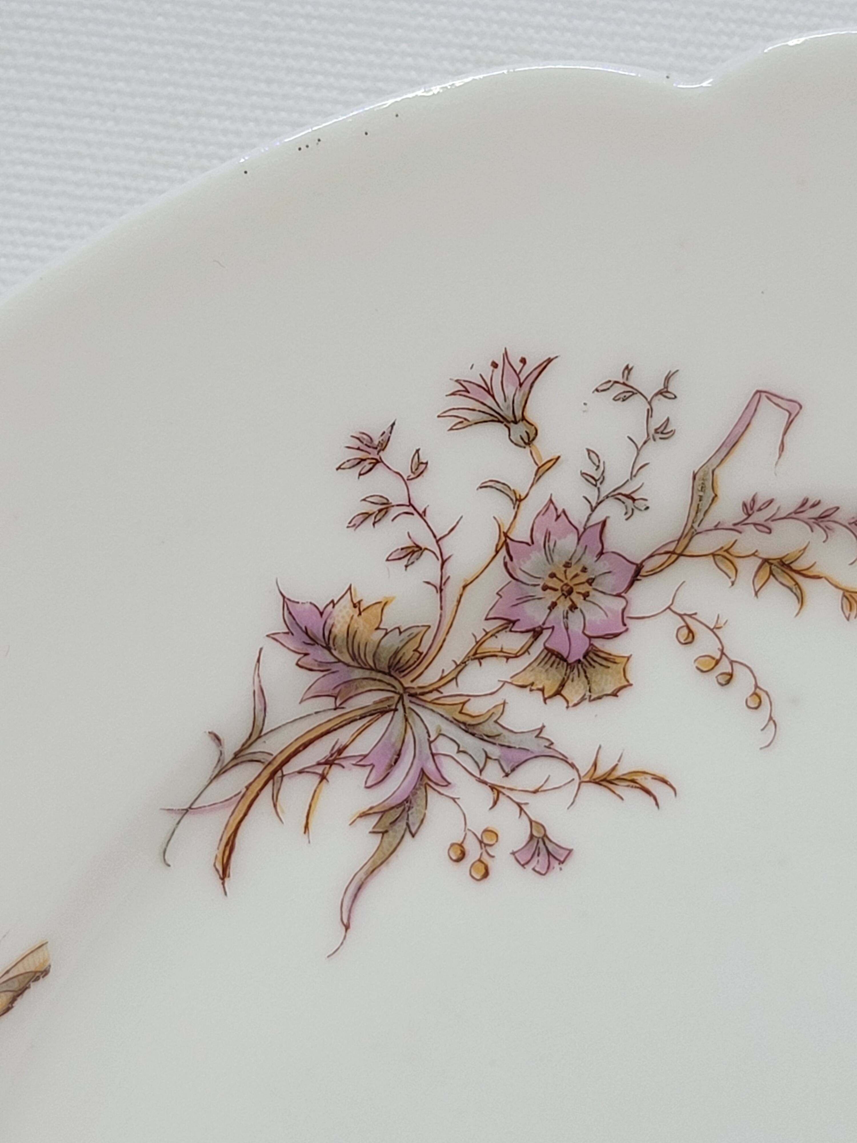 Superb Plate Dish on Pedestal 19th Century White Porcelain Bird Decor