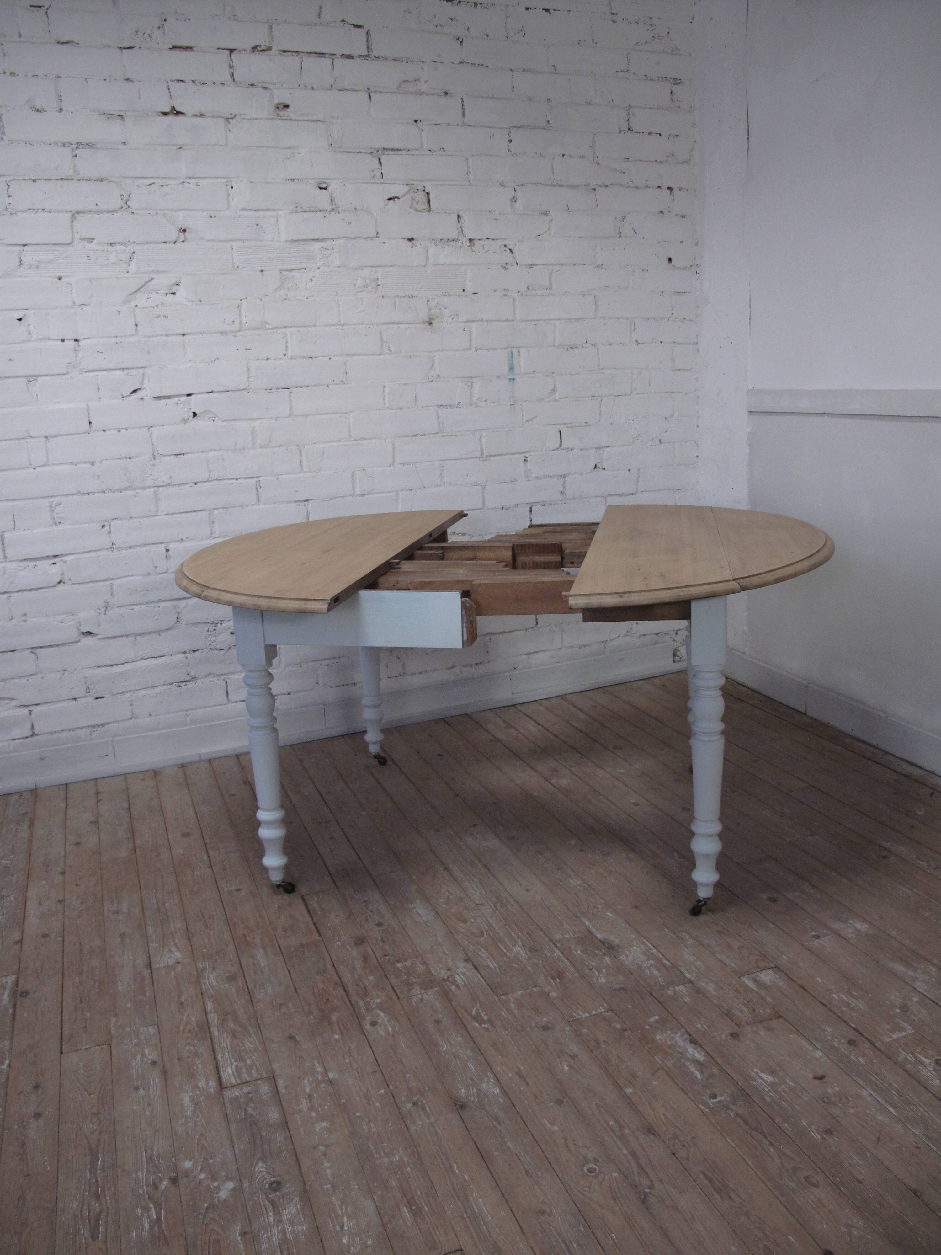 Folding table opening 3 extensions