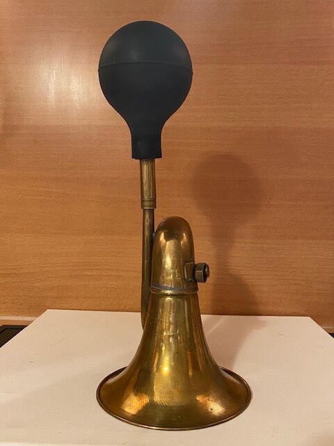 Old copper car pear horn