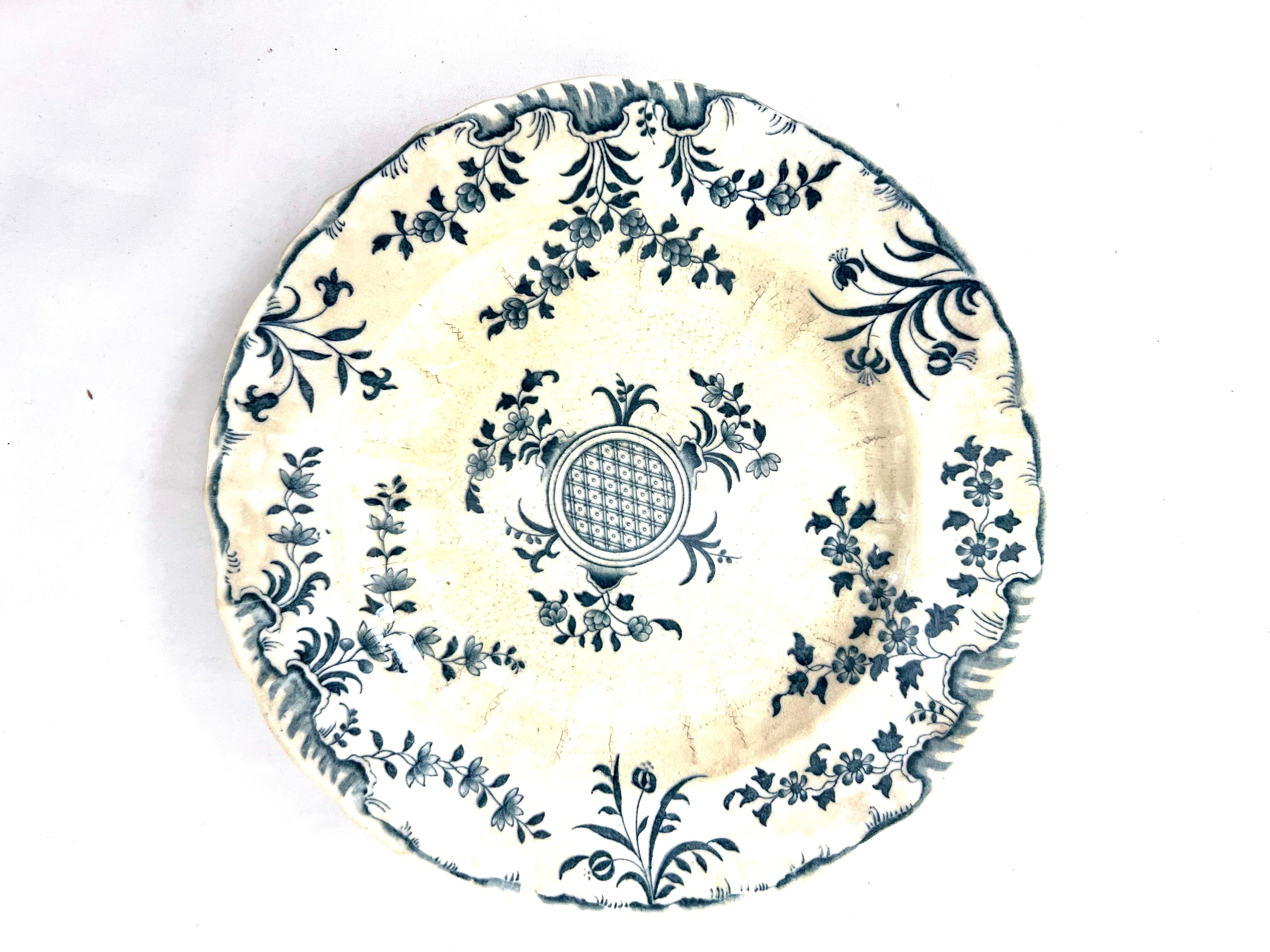 Round dish Minton Montrose 19th 30cm