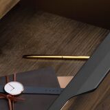 Paire de tables de nuit en bois