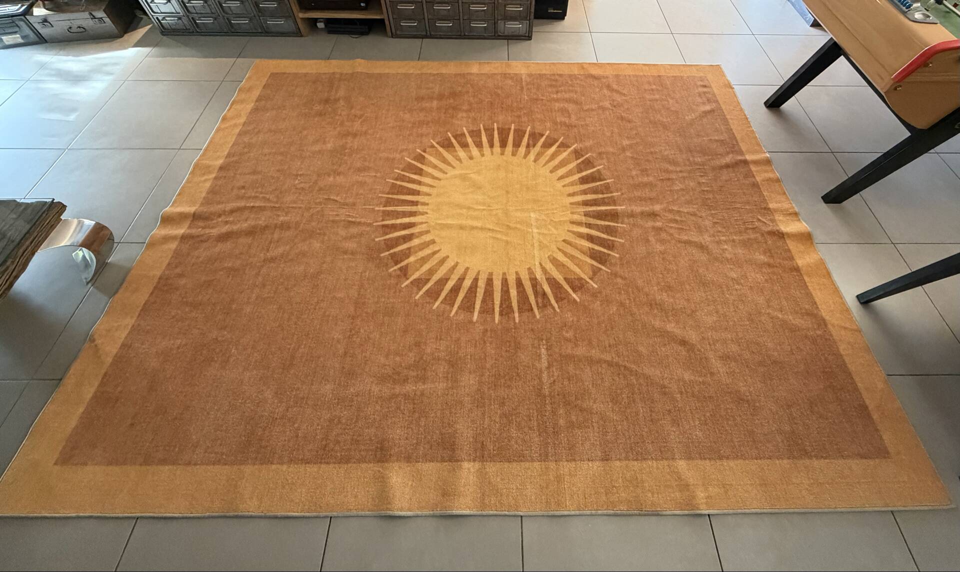 Helios gold carpet