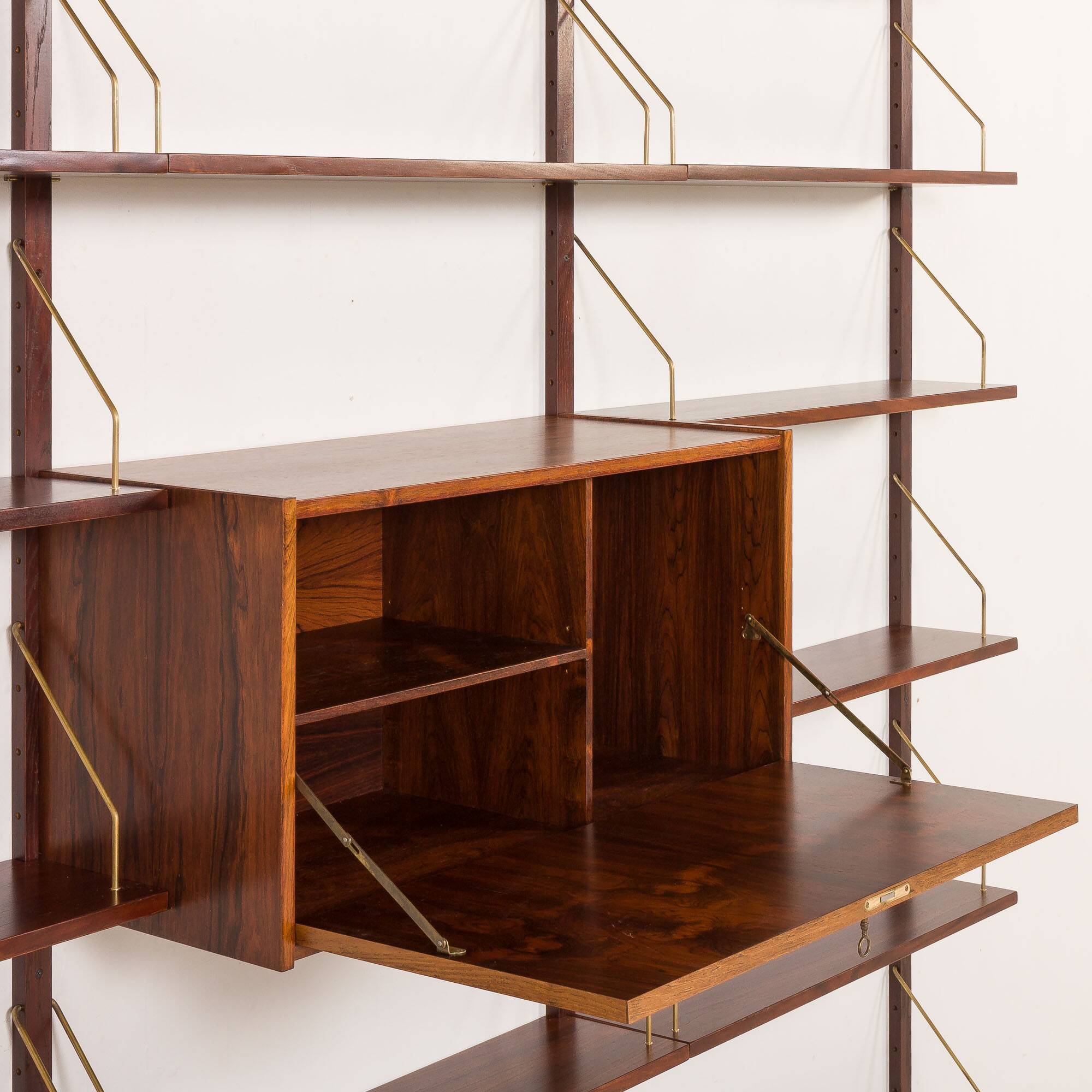 Scandinavian mid-century rosewood shelving unit attributed to Preben Sorensen, 1960s