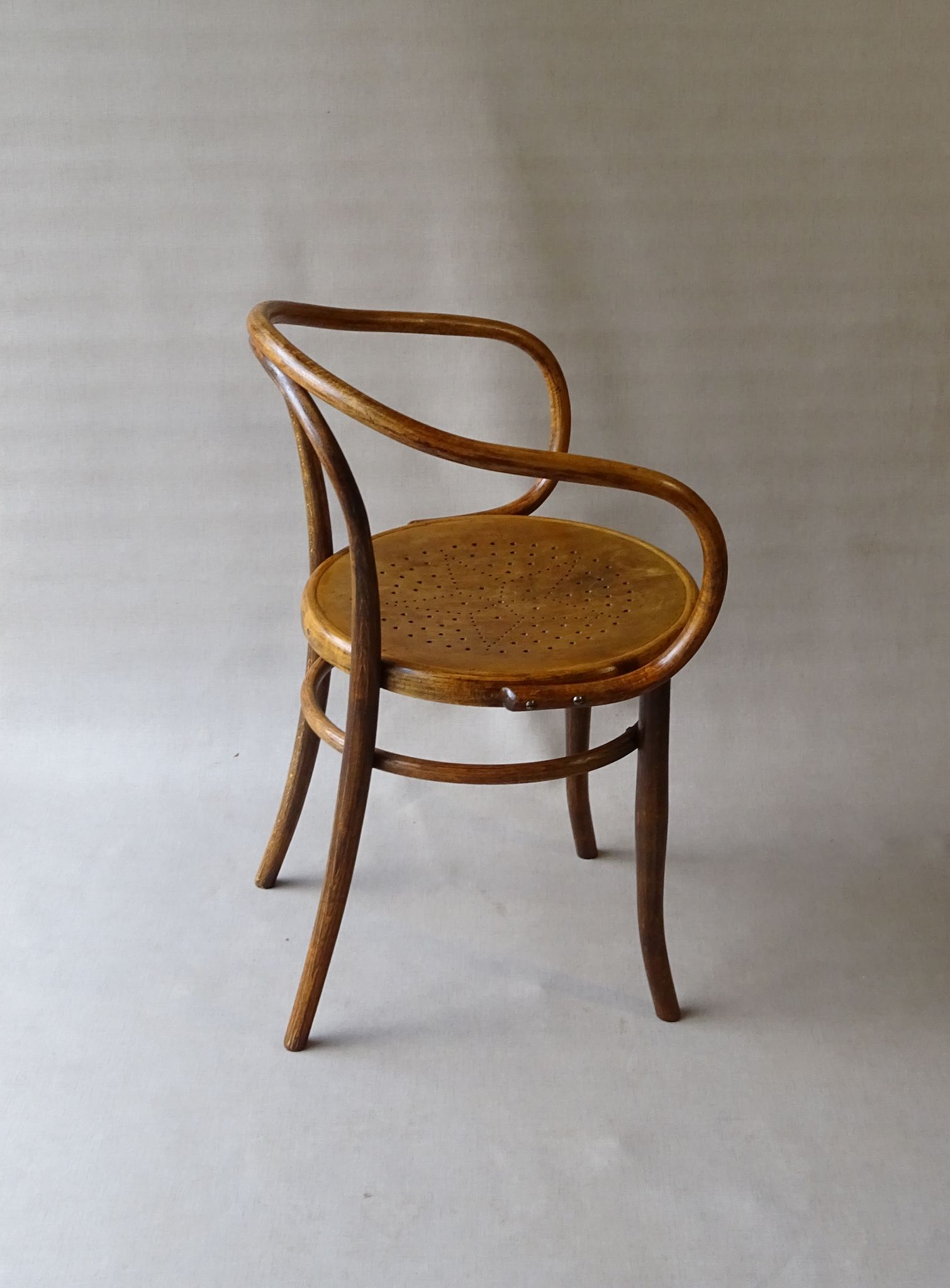 Armchair Le Corbusier by Fischel 1915 seat wood Etoile