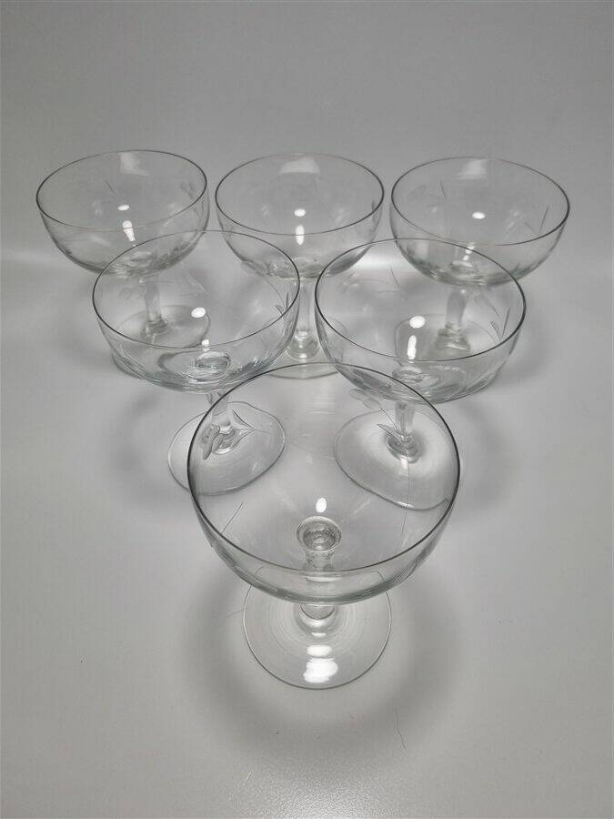 6 champagne glasses