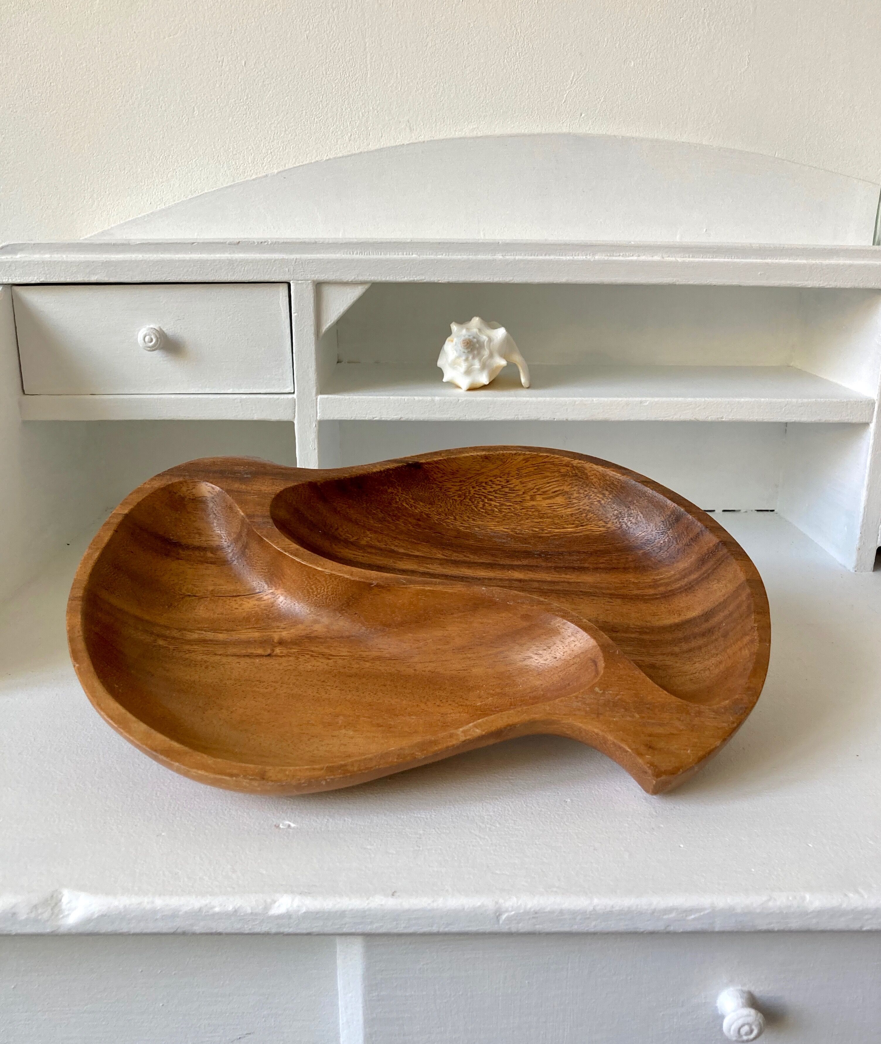 Cup tray empty-pocket with compartments