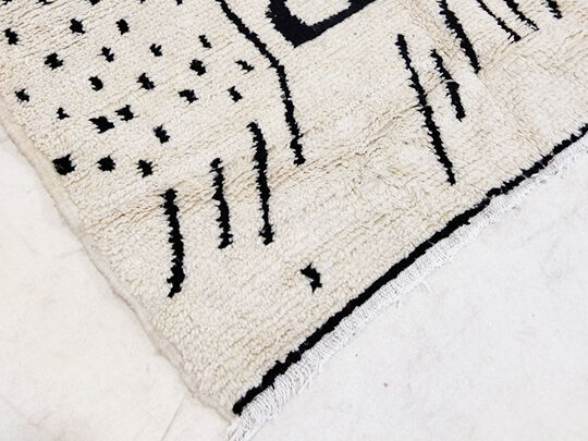 Moroccan berbere carpet 280x153cm