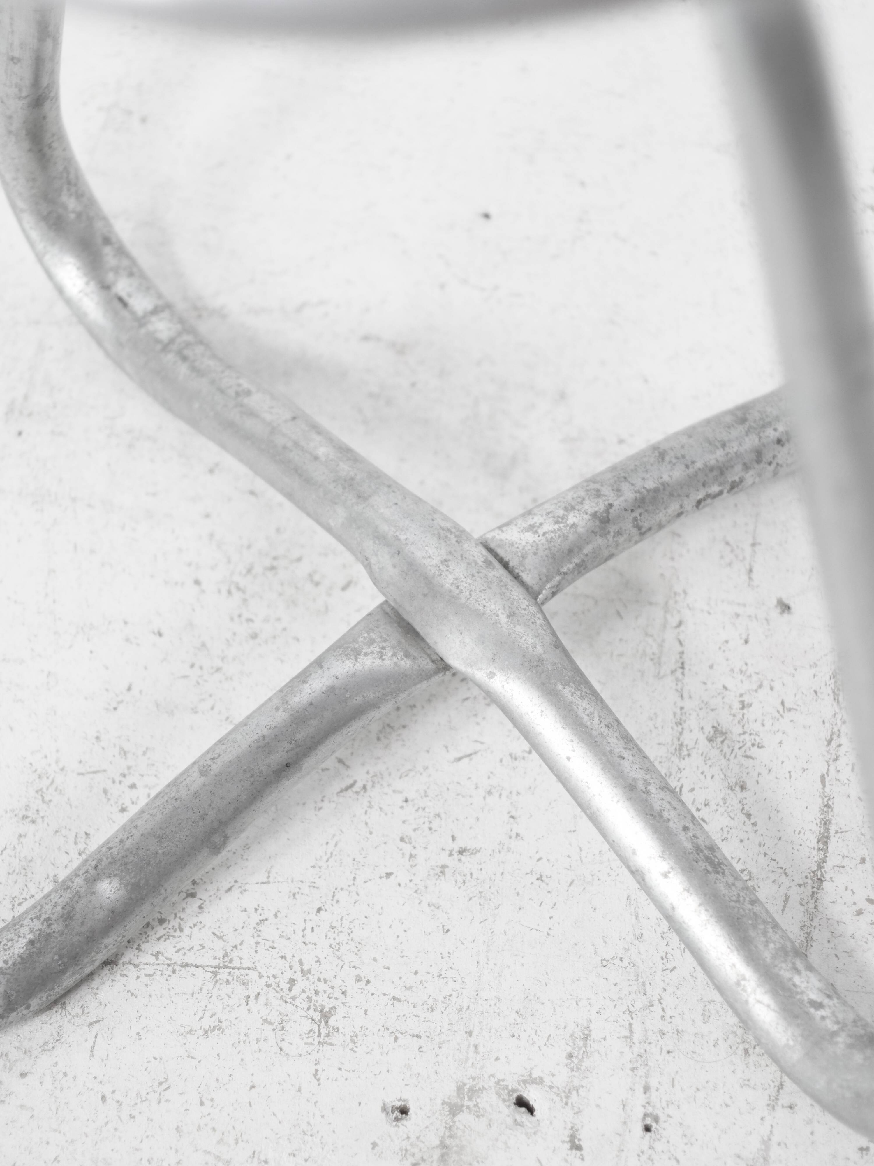 tubular design stool in aluminium cast