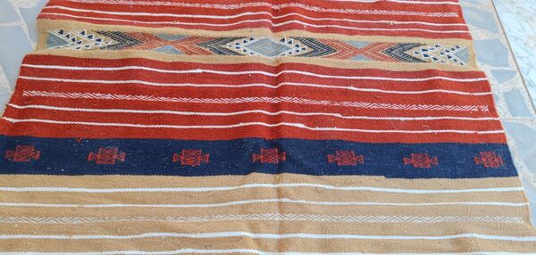 Tapis kilim berbère multicolores