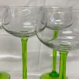 5 white wine glasses