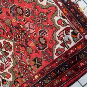 Antique 1920s Persian Hamadan rug, floral medallion, 104cm x 145cm