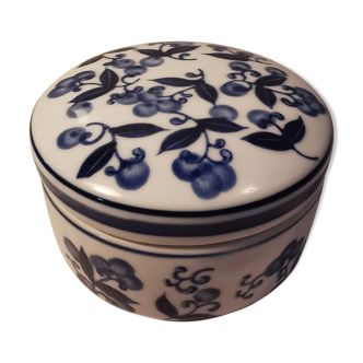 Beautiful Jewelry Box, Rings, Candy Box, Empty Pocket in Blue and White Porcelain