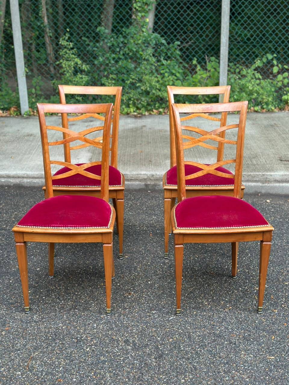 Set of 4 Art Deco Directoire chairs in solid wood and red velvet, 1960.