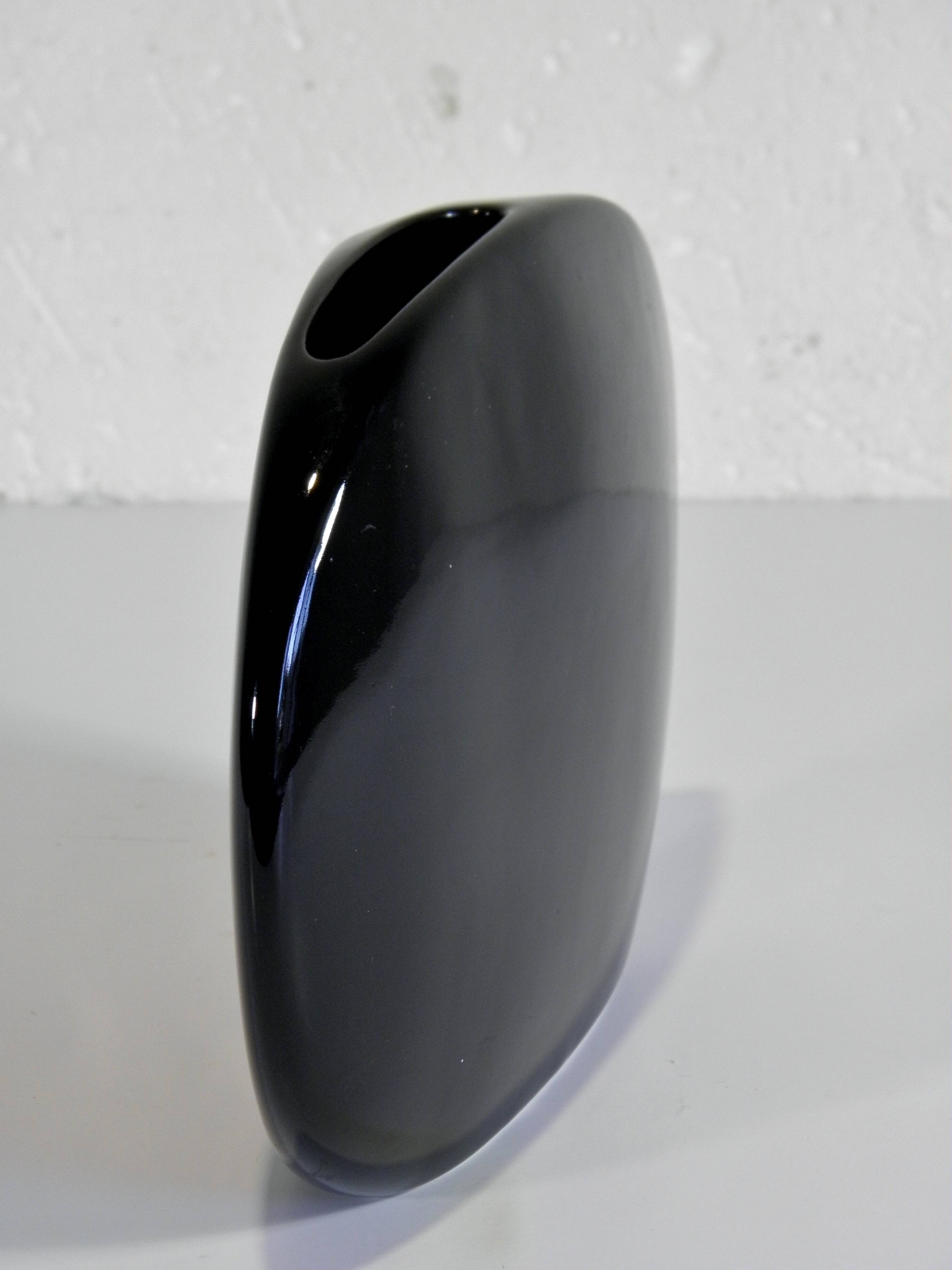 Black and gold ceramic vase - japanese design
