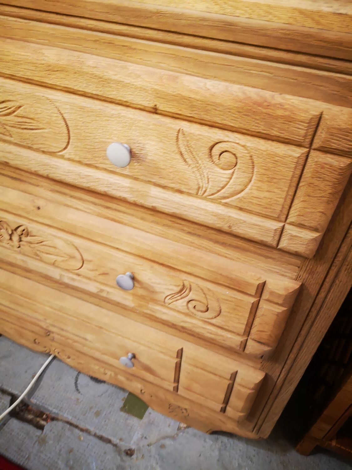 Aerogummed chest of drawers