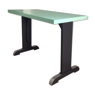 Bistro table in water green formica